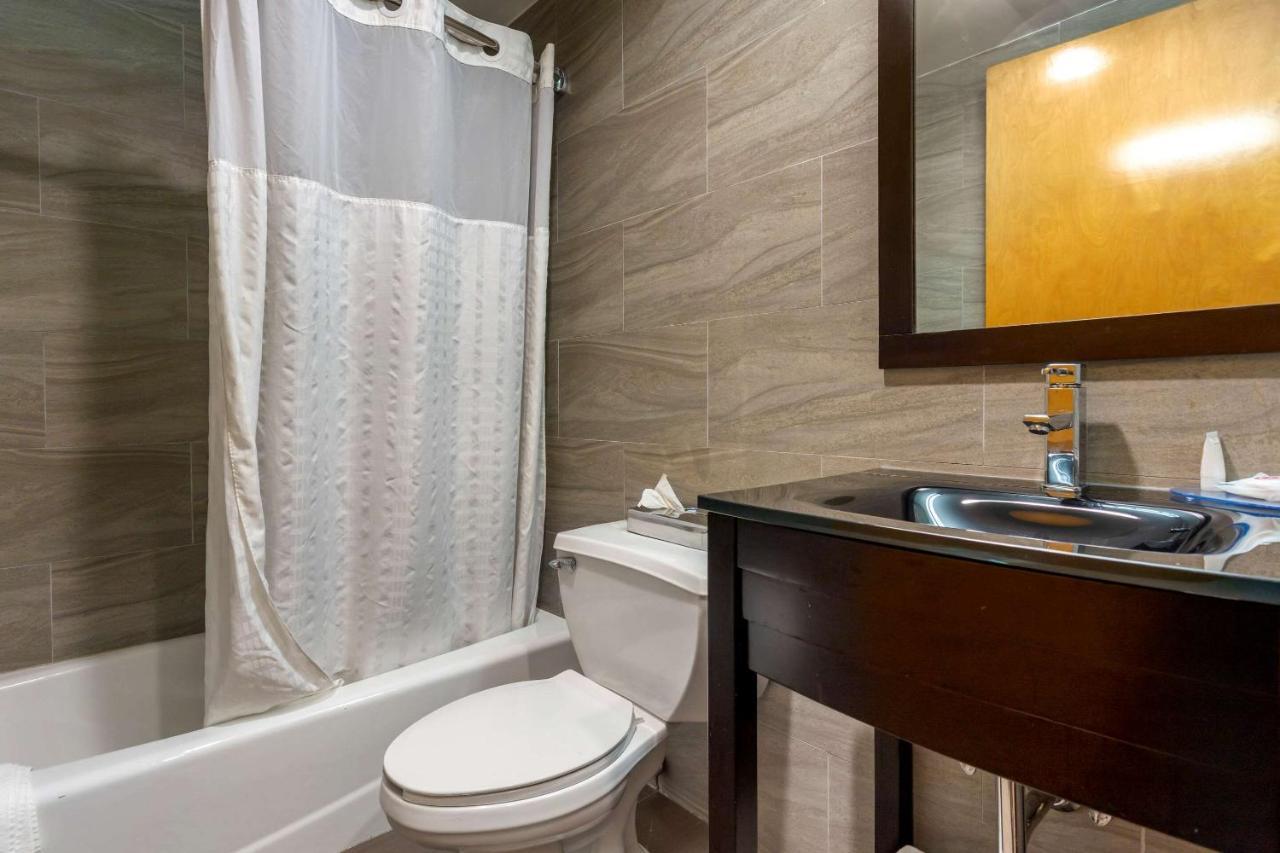 Comfort Inn Brooklyn Нью-Йорк Экстерьер фото